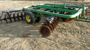 John Deere 210 15 ft disk (Thermopolis)