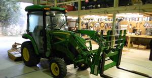 2013 John Deere Model 3520 Utility tractor with CX300 Loader