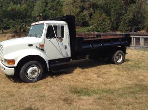 PRICE REDUCED! 2001 International Dump Truck (Canyonville)