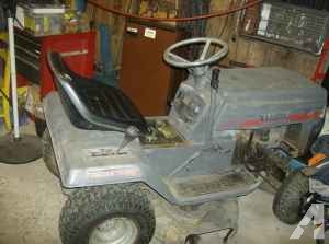 Riding Lawnmower - $250 (clarksville,tn)