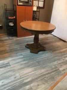 Kitchen table $200Bo (Inver Grove Heights)
