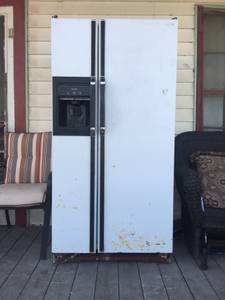 refrigerator for sale (Victoria tx)