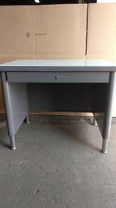 Retro Steelcase small metal desk (Plymouth)