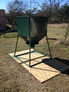 Stand & Fill Automatic Deer Feeders (Gustine)