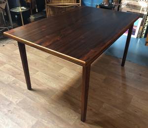 Mid-Century Danish Rosewood Extension Table (Vintage Pink)