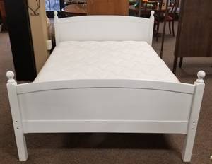White Full Size Platform Bed w/Slats & Mattress (McMinnville OR)