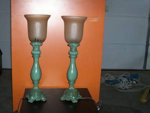 2 GREEN LAMPS (Claremore)