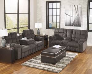 Best Seller Reclining Sofa and Love Seat (Federal Way)