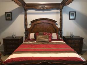 Queen Bed Set with Adjustable 