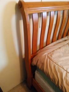 Queen Solid Wood Sleigh Bed Frame (Farmington)