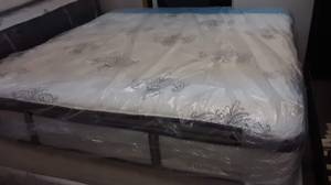 King queen full twin mattress (751 w oackland park blvd)