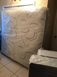 New Firm King Mattress and box spring (Lawrenceville)