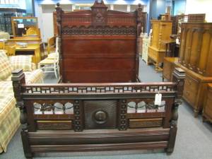 Antique Victorian Era Revival Mahogany Queen Size Bed (Zanesville)