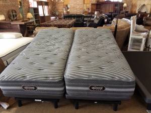 King Adjustable Bed W Mattresses Closeout Save $1800 Plus!! (Midwest City)
