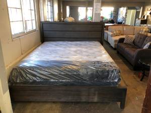 Cal. King 13'' Pillow top Set & King Head/Footboard Set (Goleta)