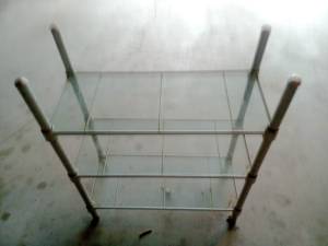 3 glass shelves stand (Loup City Ne)
