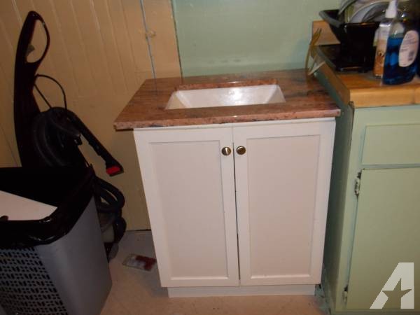 Brand New Batroom Sink/Cabinet