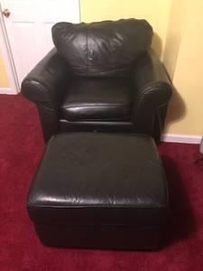 Arm leather chair and ottoman (Newcastle)