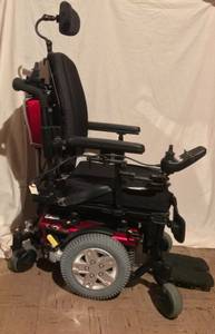 Wheel Chair/Power Quantum Rehab Q6 Edge Pride Mobility (INDIANAPOLIS)