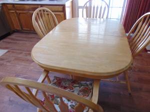 oak table and six chairs (carson city)