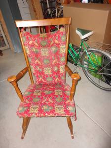 vintage wood rocking chair (rochester/waterford)