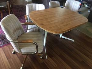 Table 4 chairs (Foothills)