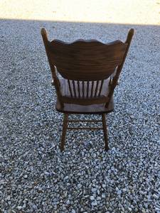 2 nice chairs (Linton)