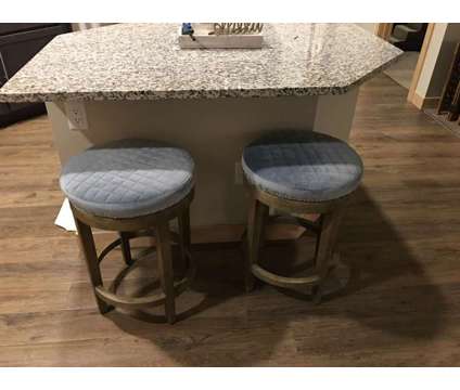 Breakfast bar stools (set of 2)
