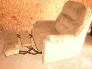 Lazy-boy Rocker/Recliner - $100 (Maquoketa, Iowa)