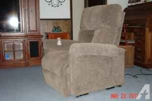 Electric Recliner Lift Chair by Pride - $350 (Amarillo)