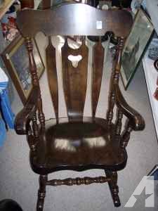 Rocking Chair - $75 (2435 roosevelt street, Dubuque, Iowa)