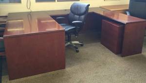 Desks Clearance! Store Closing (Oak Park, MI)