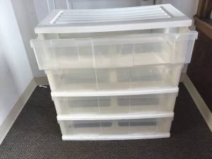 Plastic dresser/drawers (Conshohocken)