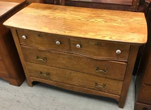 Four Drawer Oak Wood Dresser Chest of Drawers (Gideon's Gallery - Syracuse)
