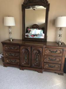 Dresser for sale $75 (Broomall)