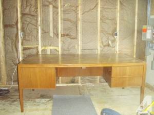 Burl top office desk & credenza - $1000 (Britt, MN)