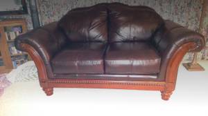 100% Genuine Leather Sofa & Love Seat (moorhead)