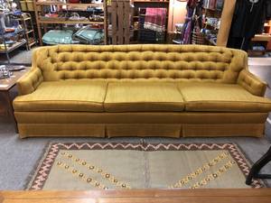 Beautiful Vintage Sofa (Vintage Pink)