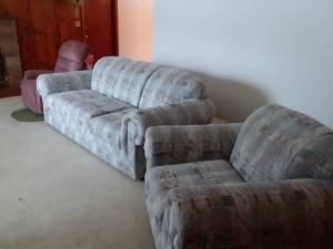 Great Condition Couch and Chairs (Greenville)