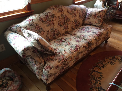 victorian couch and loveseat