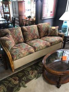 Exceptional Queen Sleeper Couch (Paradise Living Furniture in Lahaina)