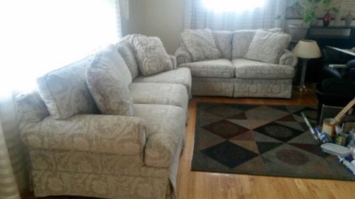 2 piece Sofa & Loveseat