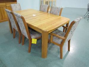 Oak Dining Table with Six Chairs (Zanesville)