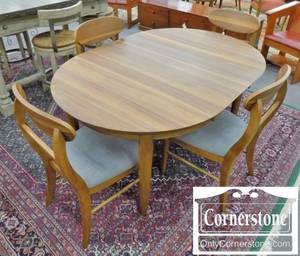 Modern Round Table with 1 Leaf and 4 Chairs (Lutherville Timonium)
