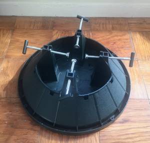 Christmas tree stand (Chevy Chase)