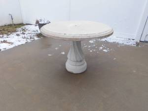 patio table (Toms River N J)
