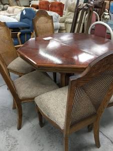 Dining Room Table w/6 chairs (8300 S Nogales Hwy)