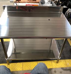 Ever new Stainless Steel table (Hampton IL)