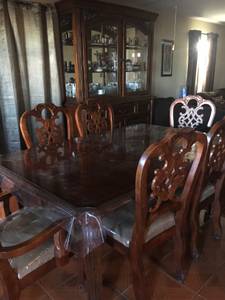 Dining table with china cabinet (Odessa)