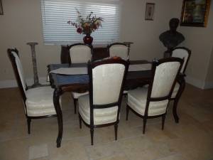 Dining room table and 6 Chairs Gorgeous Hand Carved English Oak. (Encino)